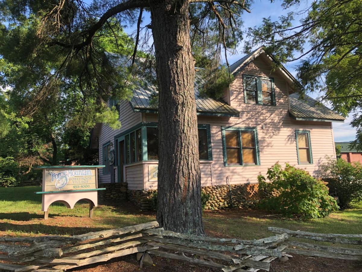 Smokies Bed And Breakfast - Evergreen Cottage Inn Pigeon Forge Extérieur photo
