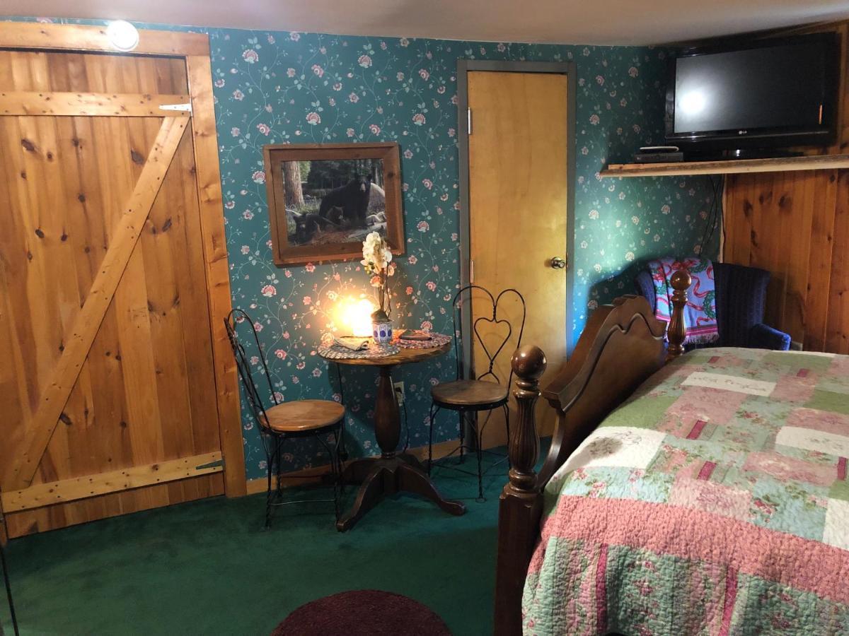 Smokies Bed And Breakfast - Evergreen Cottage Inn Pigeon Forge Extérieur photo