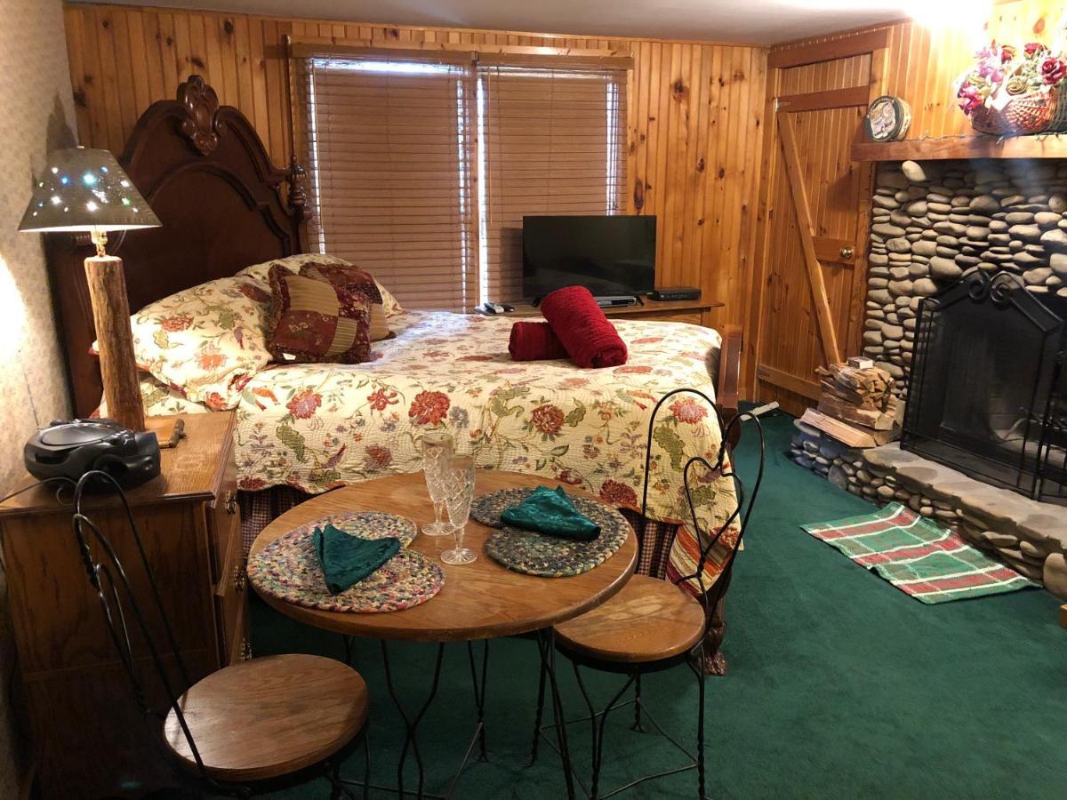 Smokies Bed And Breakfast - Evergreen Cottage Inn Pigeon Forge Extérieur photo